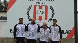 DEBUT. Omar Domínguez (3º) y su CT: Esteban López, Hernán Domínguez y Esteban Rúa.
