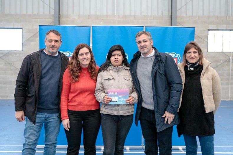 Este miércoles se llevó a cabo en Del Viso un nuevo operativo de entrega del Pase Libre Multimodal,