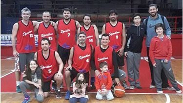 EL MEJOR. Las Leyendas derrotaron 64-47 a Belgrano..