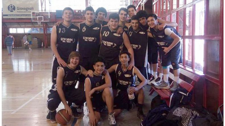 ANCLADOS. La Sub 17 de Unión venció 56-48 a Náutico y sigue invicto..