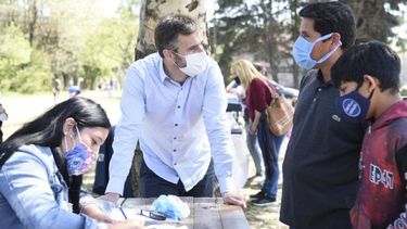 SOCIOS. Achával recorrió el predio de Lagomarsino y destacó la adhesión de los vecinos..
