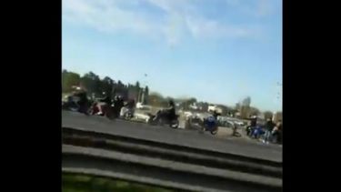 Picadas de motos, en Panamericana y a plena luz del día