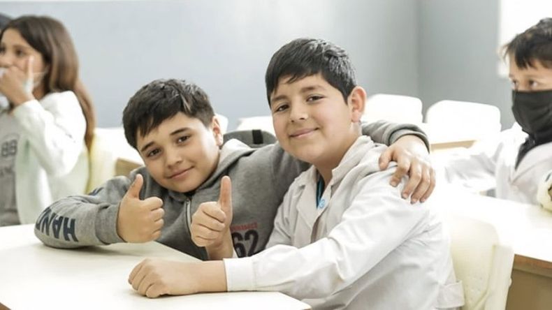 En total 19 establecimientos públicos contarán con doble jornada en el distrito. .