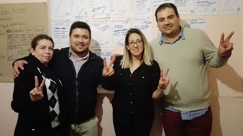 DEFINICIÓN. Valeria Domínguez y compañía, anoche en el búnker de Cumplir 2..