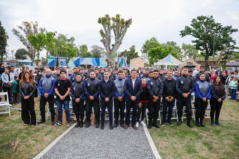 EGRESADOS. El acto fue encabezado por Achával en el Paseo de la Estación, donde se inauguró un Centro de Monitoreo.&nbsp;