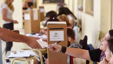 DEBER REMUNERADO. Buscan bajar la deserción de autoridades. .
