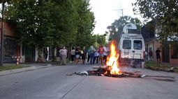 Vecinos cortan calles en reclamo de seguridad