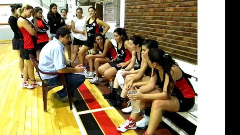 La Primera femenina del Rojinegro comenzará el martes su ilusión de ascenso..