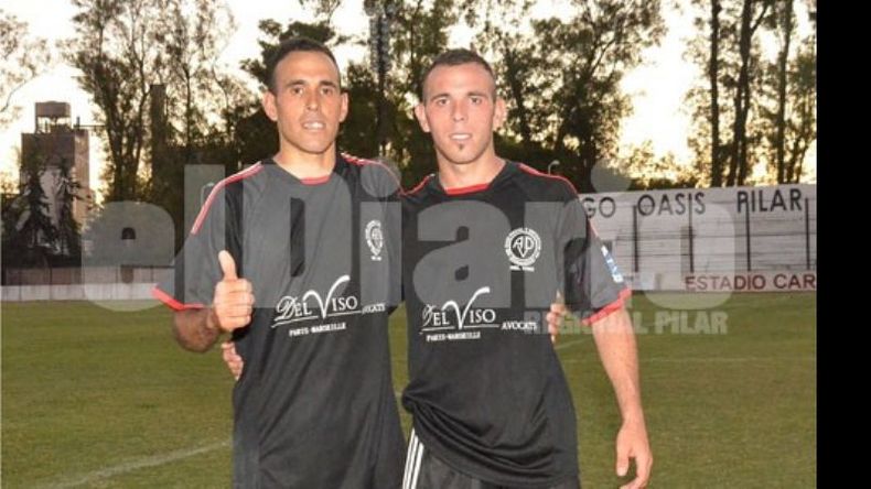 EN FAMILIA. Héctor y Luis Meza jugaron en Defensores de Los Tilos; ahora están en Argentinos..