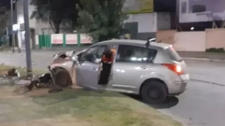 Así quedó el auto del conductor alcoholizado..
