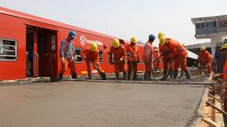 Obras en una andén de la línea Belgrano Norte. Obras en una andén de la línea Belgrano Norte.
