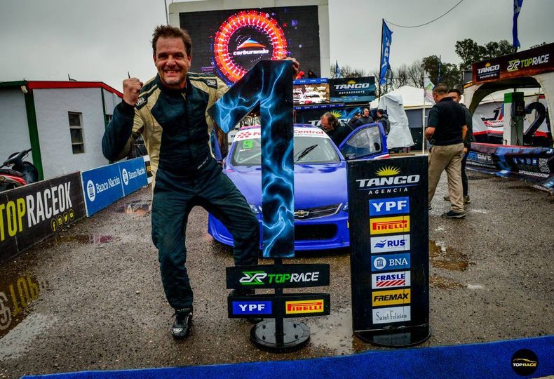 Adrián Ciocci celebró el 1 en la clasificación del TR Junior en San Jorge.