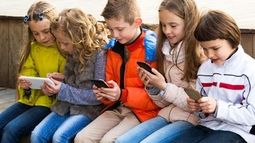 El proyecto busca restringir el acceso a redes sociales a menores de 13 años. El proyecto busca restringir el acceso a redes sociales a menores de 13 años.