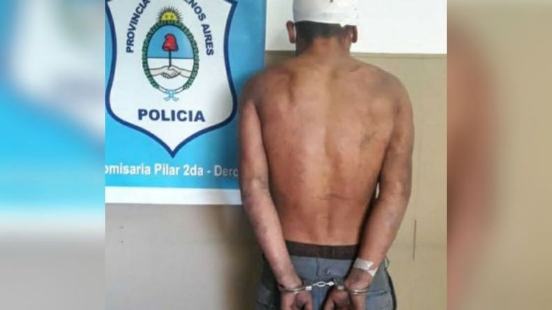 Uno de los detenidos intentó resistirse a la detención con un cuchillo. Finalmente fue reducido. .