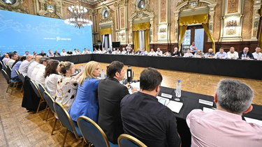 SALÓN DORADO. Los intendentes compartieron diagnóstico con Kicillof. &nbsp;