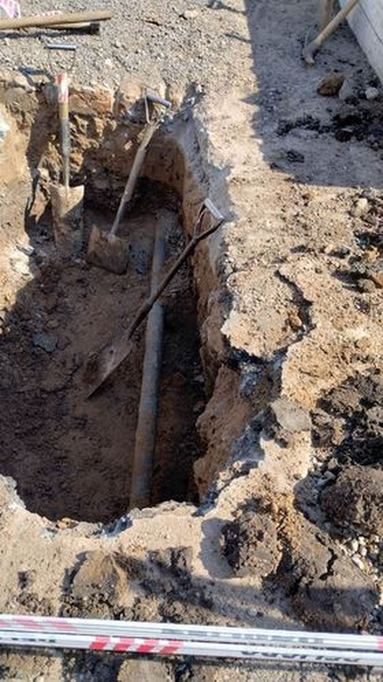 La empresa AySA nos deja sin agua desde el año pasado. Nunca se hizo mantenimiento en el barrio Los Cachorros, Del Viso, en el que estamos rodeados de barrios cerrados. Trabajo más hecho, desde Sudamericana de Aguas que pasa. El tanque de agua tiene más de 40 años, la población vecinal creció y seguimos igual. Jamás un mantenimiento para el barrio Los Cachorros. Marcela Quinteros. &nbsp;