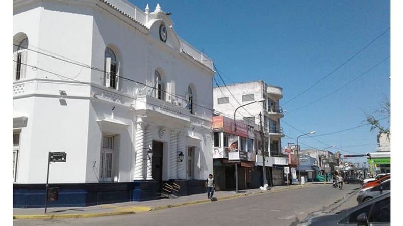 MUNICIPALIDAD ABIERTA. Por la mañana, circuló poca gente..