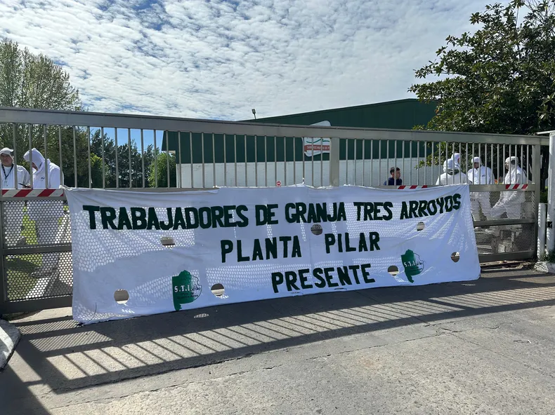 PORTONES. El paro de los trabajadores es total.