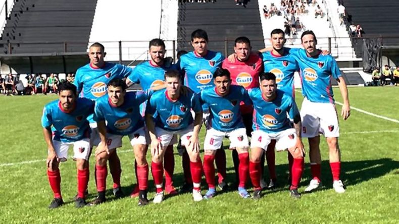 EQUIPO. El once inicial de Derqui que jugó en el “Barraza”. (Foto: Prensa Club Derqui).