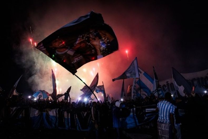El banderazo de los hinchas de Racing Club del último lunes en Pilar.