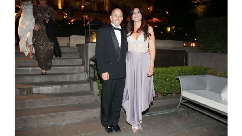 Presente. El intendente Nicolás Ducoté, acompañado por su esposa, Laura Zommer. (Infobae).
