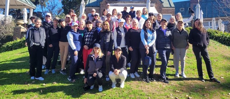 Las golfistas participantes de la fecha disputada en el country Martindale.