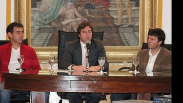 Javier Sodero y Francisco Maciel, en la presentación de De Achaval (centro)..