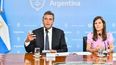 MASSA Y RAVERTA. La medida alcanza a 900 mil chicos y adolescentes. .