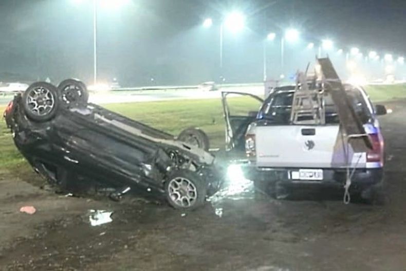 El choque y vuelco en Panamericana dejó como saldo una conductora herida.&nbsp;