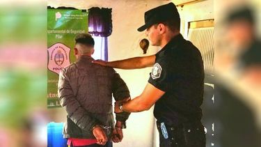 ARRESTADO. El joven delincuente fue detenido por la policía .