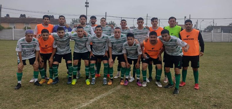 EQUIPO. Unión Ferroviaria logró un empate agónico como local ante uno de los protagonistas del torneo.