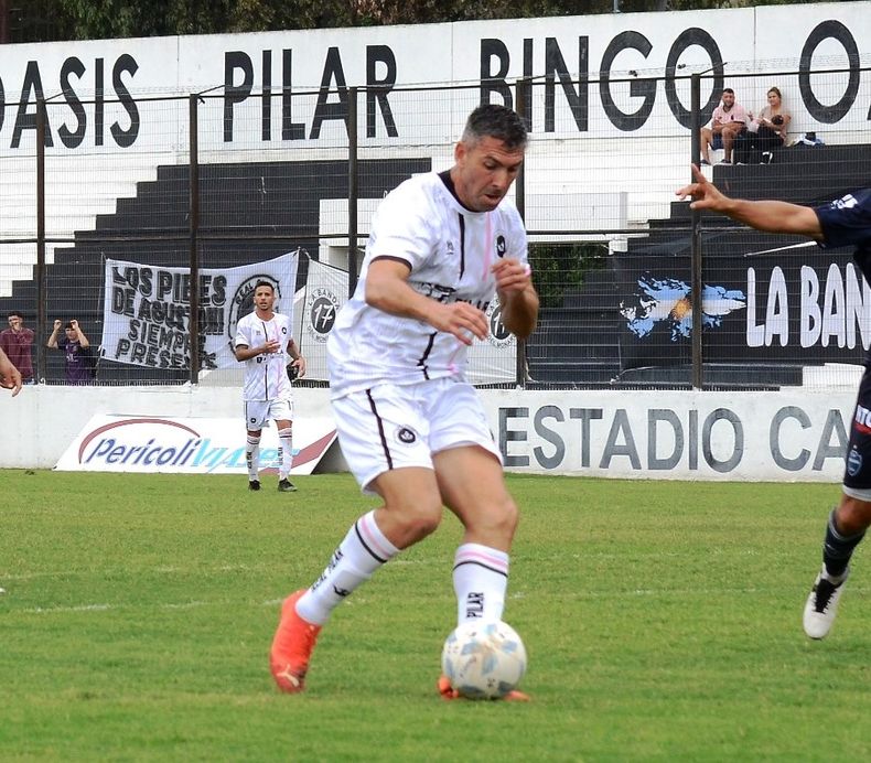 GOLEADOR. Alejandro Noriega llegó a los 6 tantos con la camiseta de Real Pilar.&nbsp;