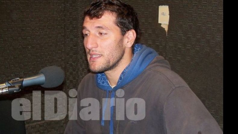 El ex Vélez, Sebastián Hernández, ayer en el estudio de FM Plaza..
