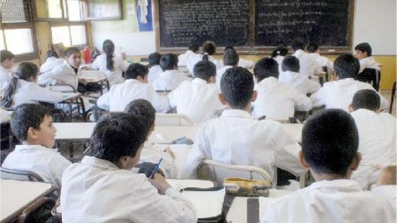 DIVIDIDOS. Docentes entre el sí y el no al operativo “Aprender”..