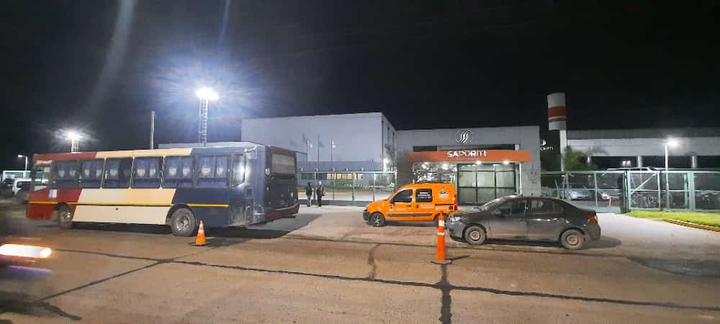 ASAMBLEA. Los trabajadores reclaman el porcentaje faltante en los sueldos.
