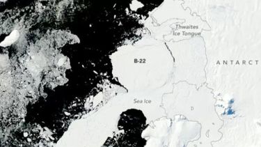 el iceberg b-22a viaja hacia mar abierto despues de 20 anos