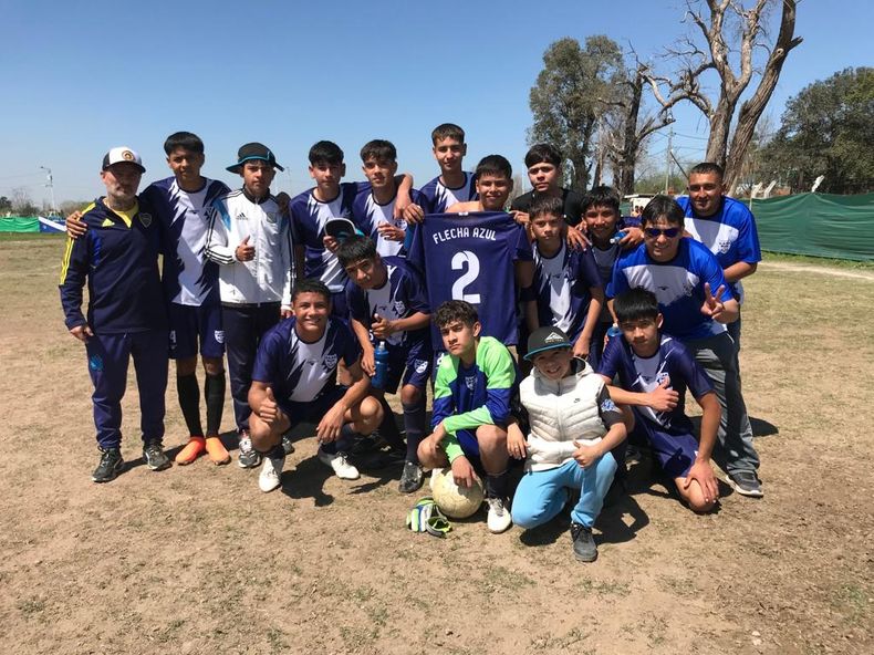 CAMPEONA. La Sub 15 de Flecha lleva más de 30 partidos sin derrotas.
