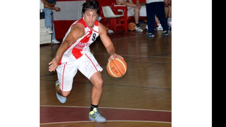 Federico Michelini fue el goleador con 23 puntos en la victoria ante CAIDE..