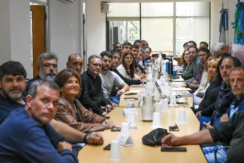 ANTICIPO Este martes los estatales provinciales empezarn a negociar el 2025