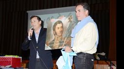 El titular del Instituto Sanmartiniano, García Caffi, donó un cuadro del libertador..
