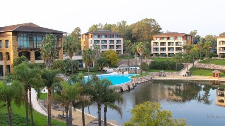 El Sofitel está ubicado dentro del complejo La Reserva de Cardales, donde también hay viviendas. .