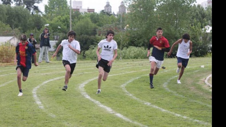El Atletismo tuvo a su sexteto de podio en el Regional de Mercedes..