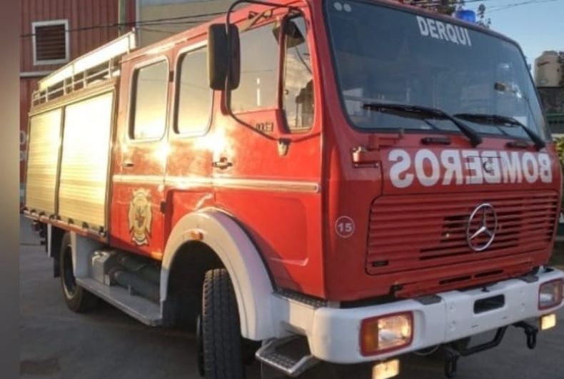 Intervinieron dos dotaciones de bomberos de Presidente Derqui para sofocar el incendio.&nbsp;