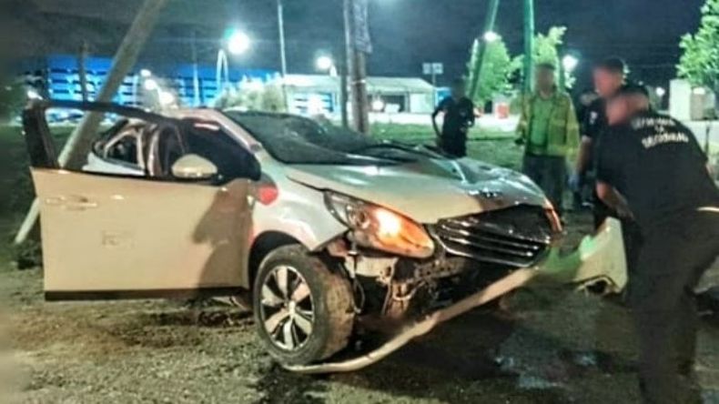 Pese a la magnitud del accidente, el conductor sufrió heridas leves..