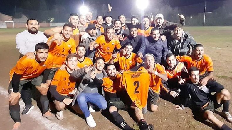 FESTEJO. Manzanares metió tercera en Don Torcuato. (FOTO: PRENSA CSYD MANZANARES)..