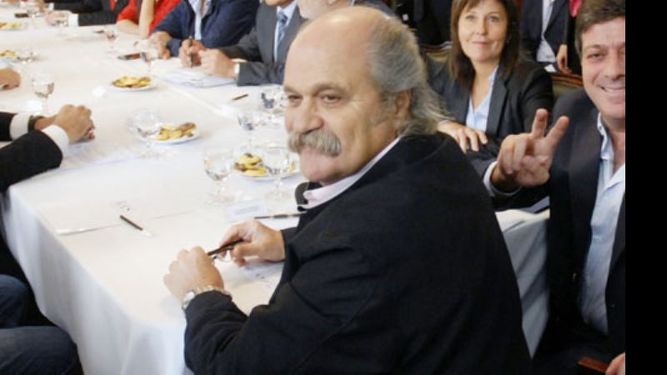 Alejandro Granado, puertas cerradas a los foros..