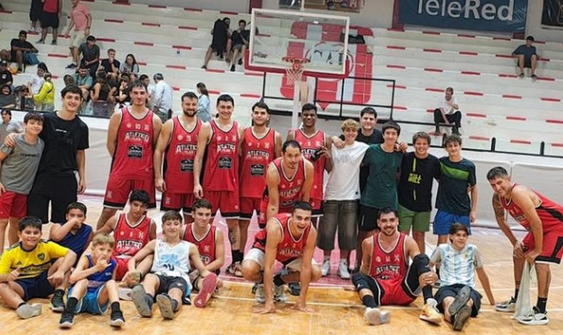 Atlético Pilar lleva su ilusión a Junín para el iniocio de la serie Permanencia.