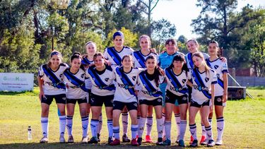EQUIPO. Las chicas de Unión de Del Viso lograron su 8ª triunfo en el torneo.