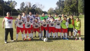 DE A TRES. Pilar Unidos logró su primera victoria en el campeonato..