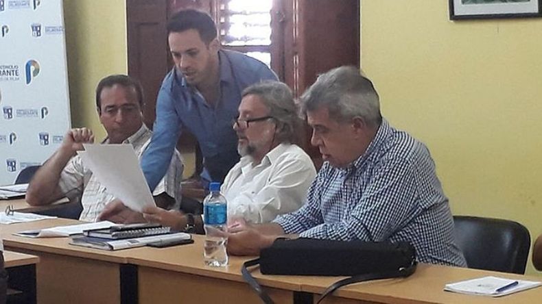 REUNIÓN. Las autoridades de Aysa, con los concejales..
